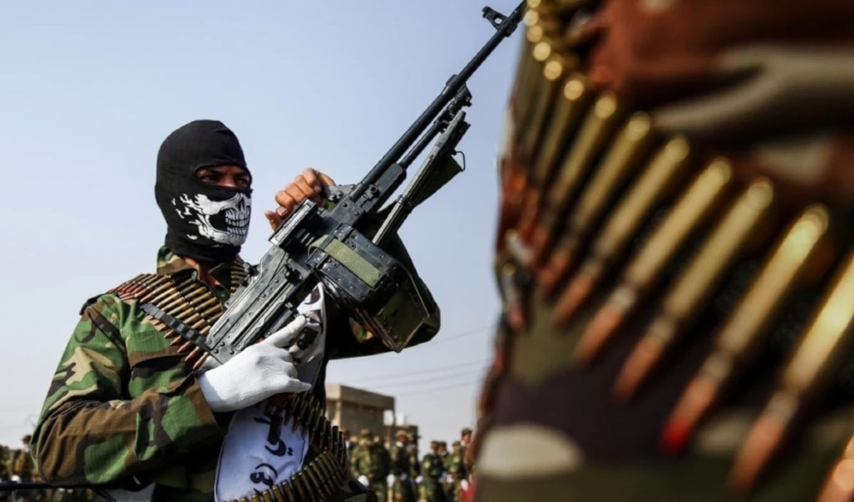 رفضت فصائل أخرى تسليم سلاحها قبل رحيل جميع القوات الأجنبية عن العراق (من الويب)