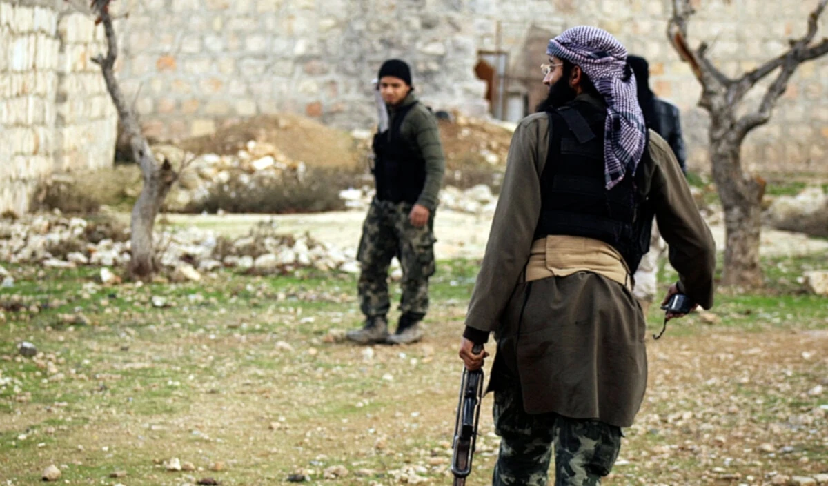 لا يشكّل «داعش» في مرحلته الراهنة خطراً داهماً على سلطة الشرع (أرشيف)