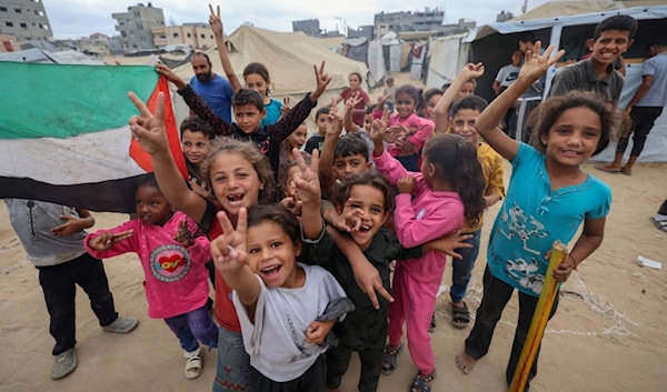 أبو عون: طلبة غزة بحاجة ماسّة إلى دعم نفسي وتربوي بعد الانقطاع الطويل عن الدراسة وفقدان الأهل. (أ ف ب)