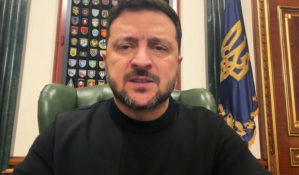 شدّد زيلينسكي على ضرورة إعلان وقف إطلاق نار لمدة «60 يوماً على الأقل» لإجراء انتخابات أو استفتاء (أ ف ب)