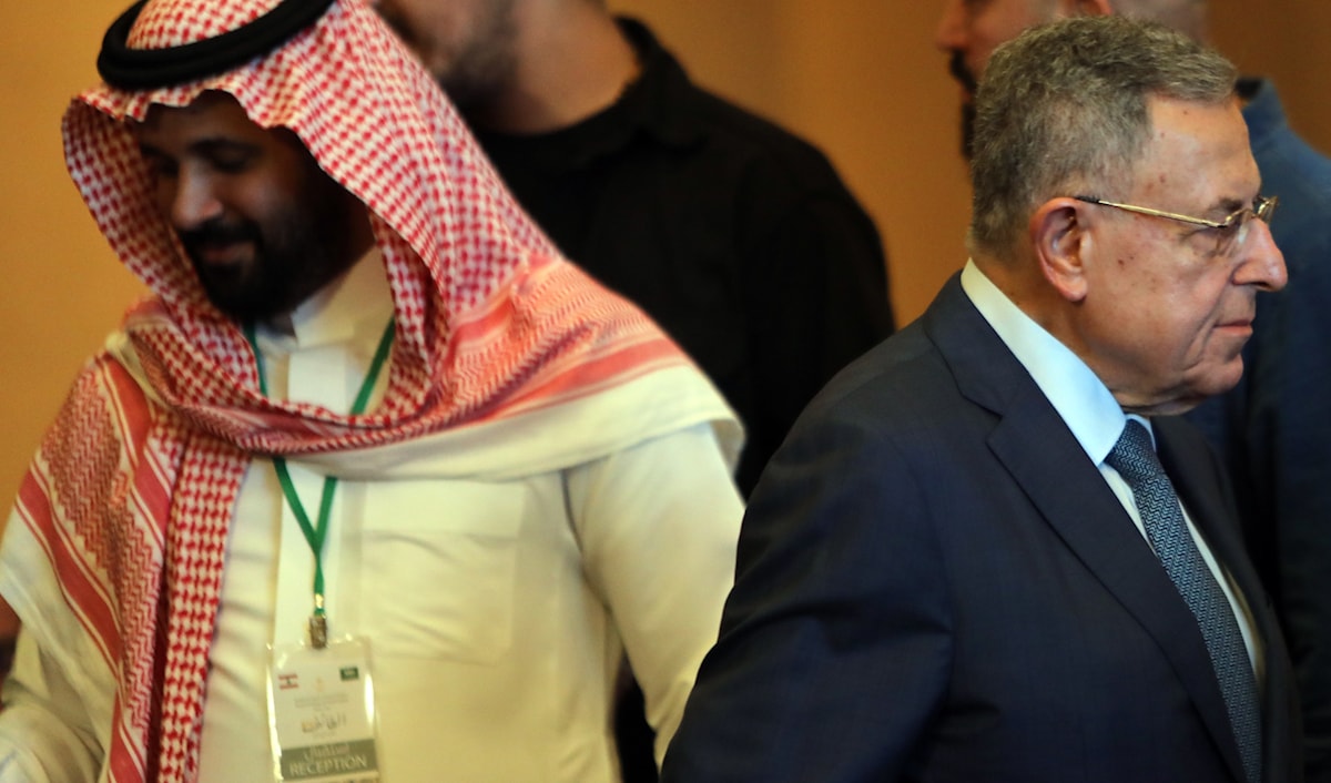 الحريري يرفق بيان السنيورة بأغنية الفنانة المصرية شيرين «الكدابين» (هيثم الموسوي)