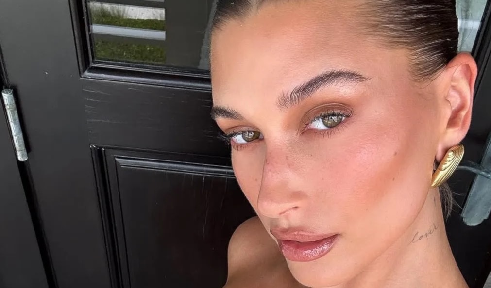 Sad Blush. اسم قد يبدو كئيباً، لكنه في الحقيقة يخفي أحد أكثر اتجاهات المكياج أناقة وبساطة حتى الآن