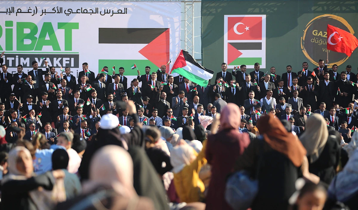 يراهن قادة «حماس» على الدور الإنساني للجمعيات الأهلية التركية في قطاع غزة ومرحلة إعادة الإعمار (أ ف ب)