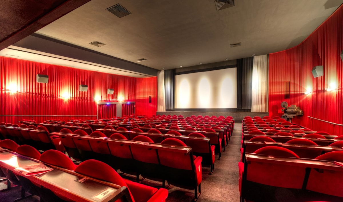 انطلقت السينما منذ 130 عاماً.