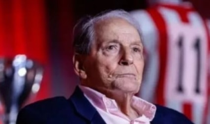 وفاة أسطورة أتلتيكو مدريد عن 91 عاماً