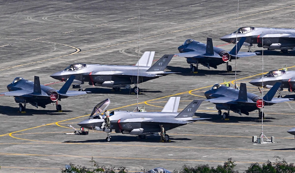 طائرات "أف 35" نشرها الجيش الأميركي في بورتو ريكو للاستخدام ضد أهداف لفنزويلا (أ ف ب)