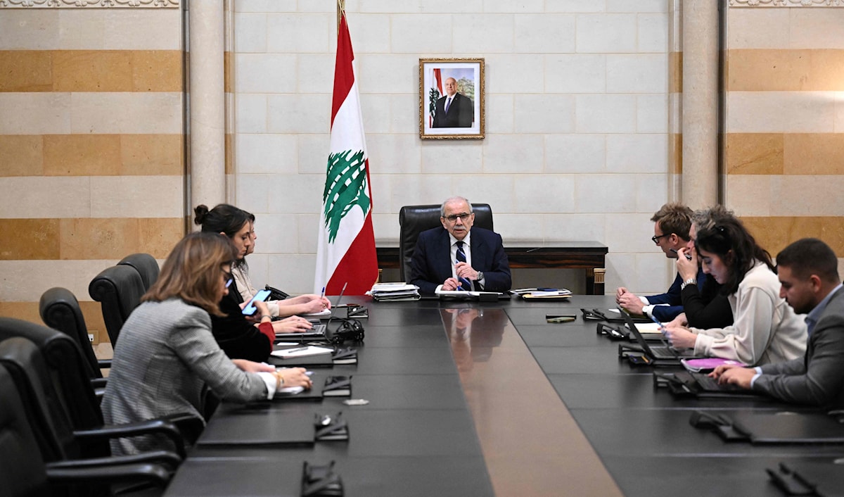 رحّب عيسى بقرار الحكومة اللبنانية باعتماد الحوار (أ ف ب)