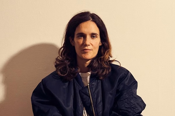 كلير توزار: في غزة، تتحوّل الهمجية الإسرائيلية إلى «عقلانية سياسية» بينما يُوصف الكفاح من أجل الحياة بأنه تطرّف