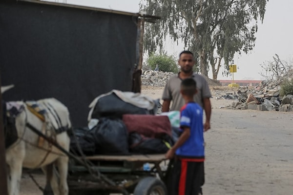 قال موقع «واينت» إن أحد الطروحات الأميركية يقضي بانتشار القوة الدولية على الجانب الإسرائيلي من «الخط الأصفر» (أف ب)