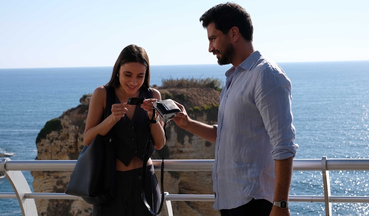 معتصم النهار (يزن) وأندريا طايع (لارا) في مشهد من العمل