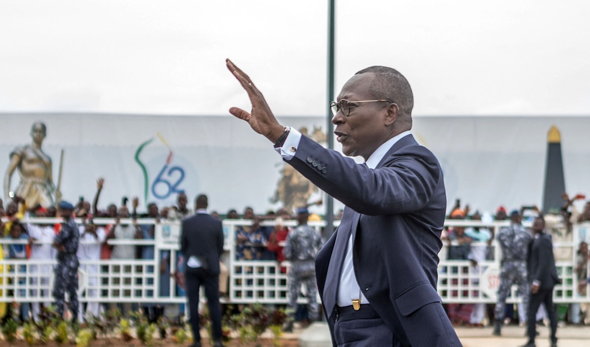 يتعرض باتريس تالون بانتظام لاتهامات من معارضيه بأنه تبنّى نهجاً استبدادياً (أ ف ب)