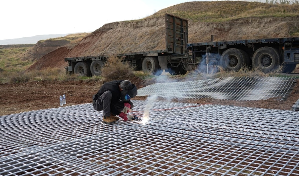 «المرحلة الأولى تبدأ بإنشاء قسمين بطول نحو 80 كيلومتراً» (من الويب)