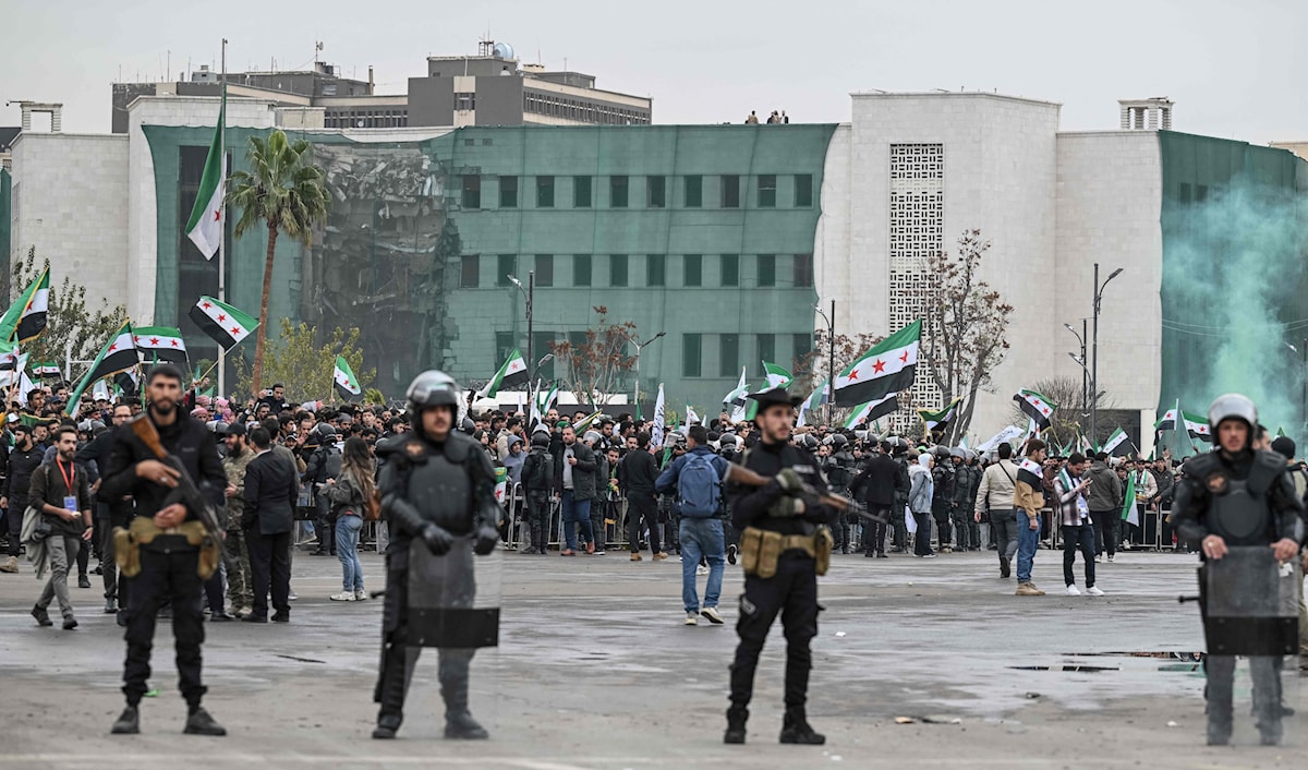 تستعد مدن وبلدات عدة لتنظيم فعاليات احتفالية في ذكرى «التحرير» (أ ف ب)