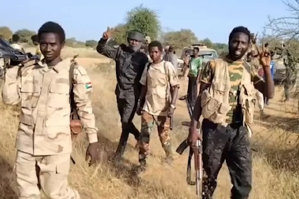 اتهمت «الدعم السريع» الجيش السوداني بقصف حقل هجليج، وذلك بعد يوم واحد من إعلانها السيطرة على الحقل (من الويب)