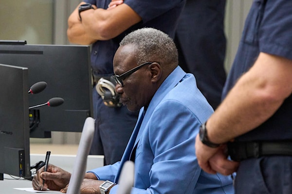 نفى عبد الرحمن أن يكون قائداً سابقاً في ميليشيا «الجنجويد» العربية (أ ف ب)