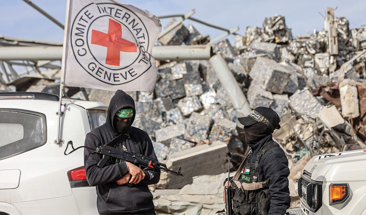 دعا «أبو حمزة» الوسطاء للضغط على العدو لتنفيذ التزاماته. (أ ف ب)