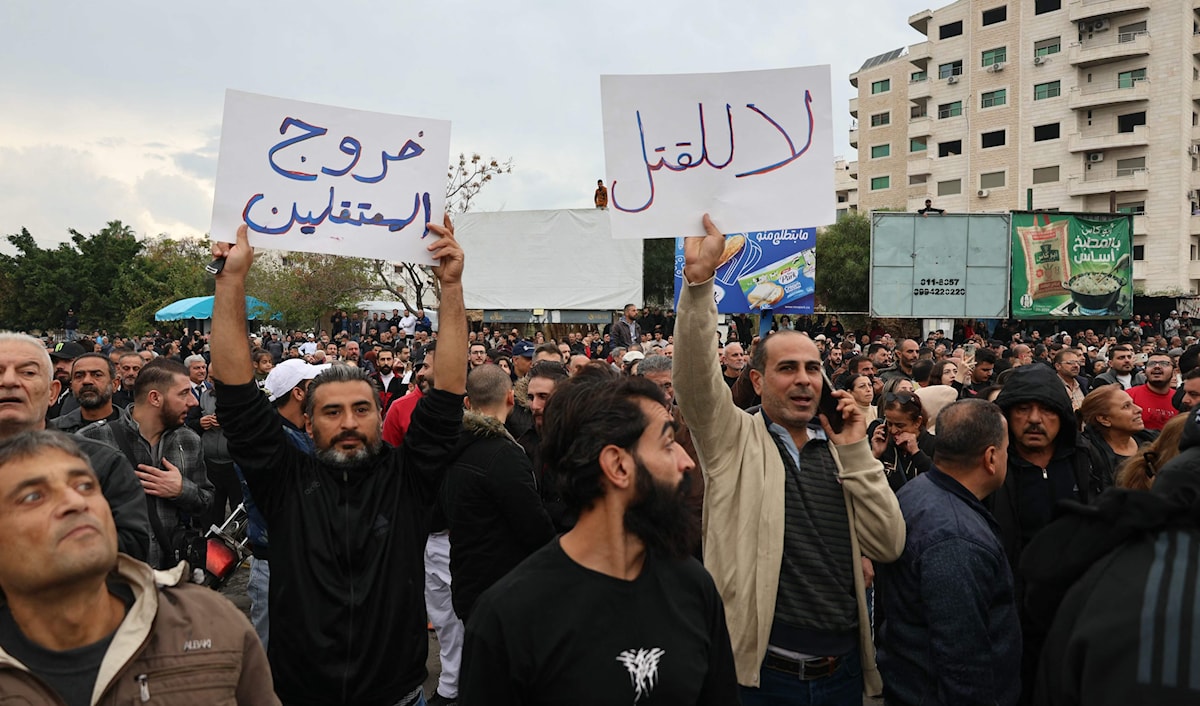 ثمة مخاوف من تفجّر الأوضاع، خصوصاً مع ورود أنباء مستمّرة حول تعرّض العلويين للاستهداف الطائفي (أ ف ب)