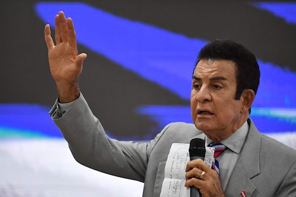 ندد نصر الله بالتلاعب بنظام الكمبيوتر مع الاقتراب من انتهاء عملية فرز الأصوات. (أ ف ب)