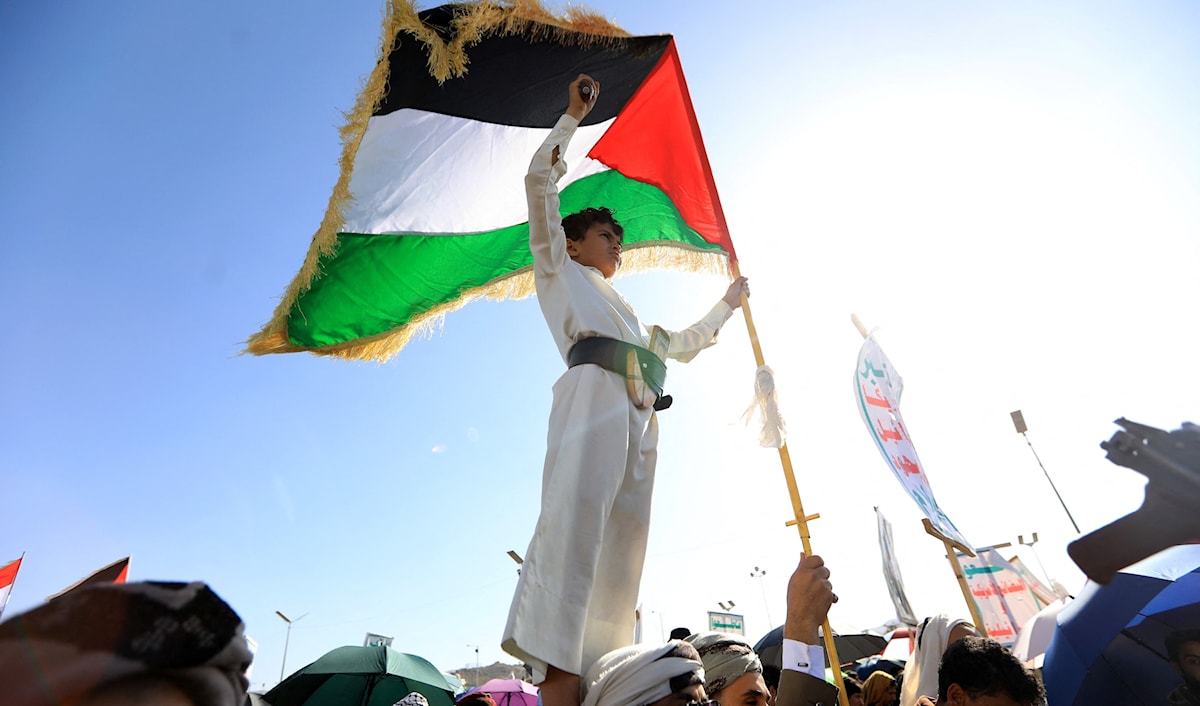 قال الحوثي إن «رهانات الإسرائيلي» على الأميركي لن تحقق أهدافها (أ ف ب)