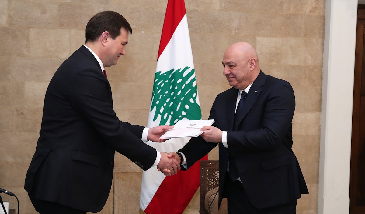 وزير خارجية بيلاروسيا يسلم عون رسالة من نظيره ألكسندر لوكاشينكو