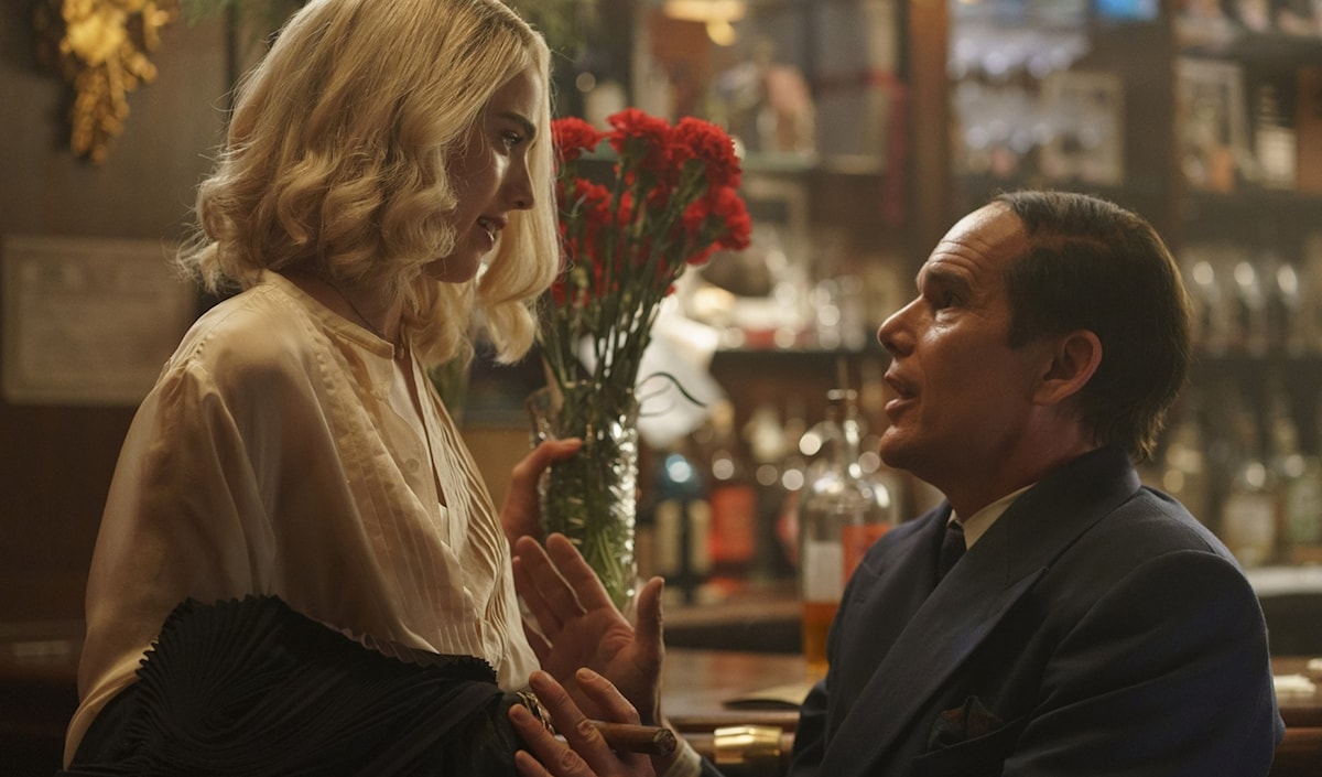 يعود الأميركي لينكليتر بفيلم «القمر الأزرق»