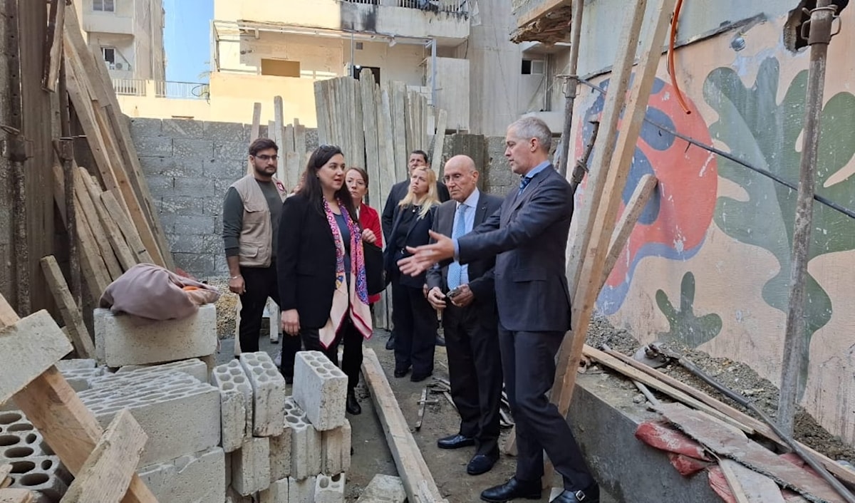 السفير البلجيكي يتفقد مراكز «عامل» في الضاحية الجنوبية (من الويب)