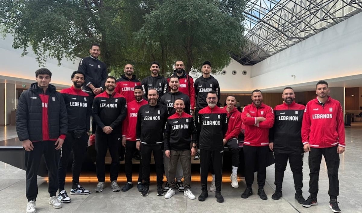 بعثة منتخب لبنان قبل سفرها الى الدوحة