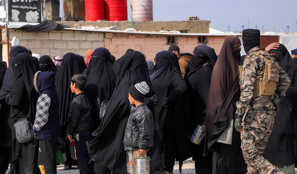 الحكومة العراقية تواصل جهودها لإعادة الرعايا العراقيين من مخيم الهول (أ ف ب)