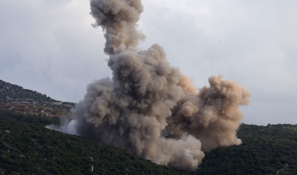 تفجير ضخم نفذه العدو في كفرشوبا أمس (أ ف ب)