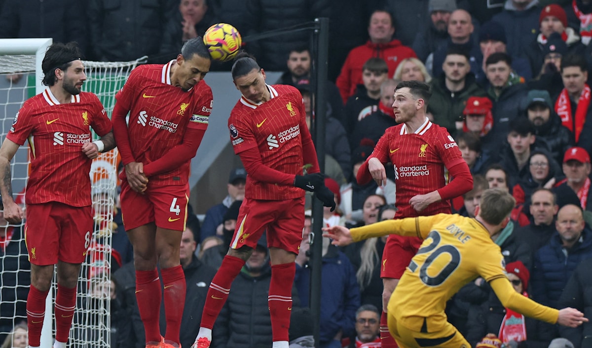 يستطيع ليفربول الابتعاد بفارق 10 نقاط عندما يحل ضيفا على أستون فيلا الأربعاء