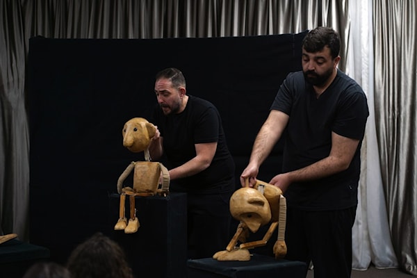 أكثر القصص تأثيراً تلك التي تتعلّق بيوم تفجير أجهزة الـ«بيجر»