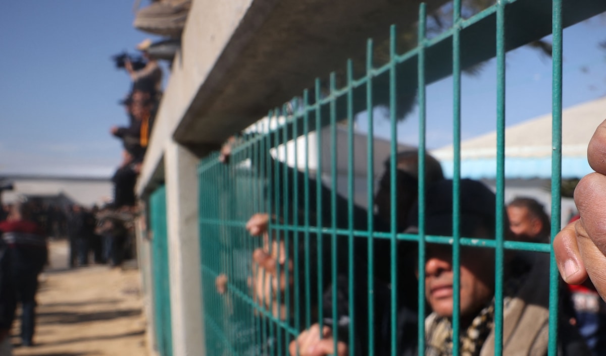 أوضح الأنصاري أن وصول الوفود مرهون بقرار الأطراف المعنية (أ ف ب )