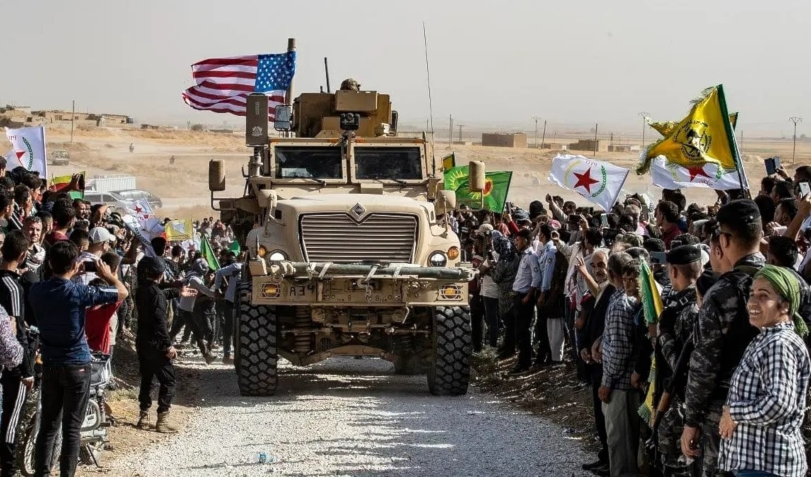 لم يكُن اختيار واشنطن تأسيس قواعد عسكرية غير شرعية في منطقة شرق الفرات، عبثياً (أ ف ب)