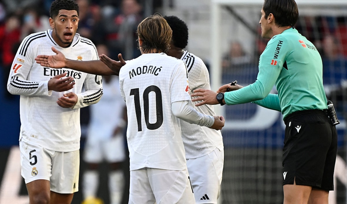 يتهم تلفزيون النادي المدريدي حكم المباراة بأنه تغاضى عن ركلات جزاء عدة وبأنه أخطأ في طرد بيلينغهام.