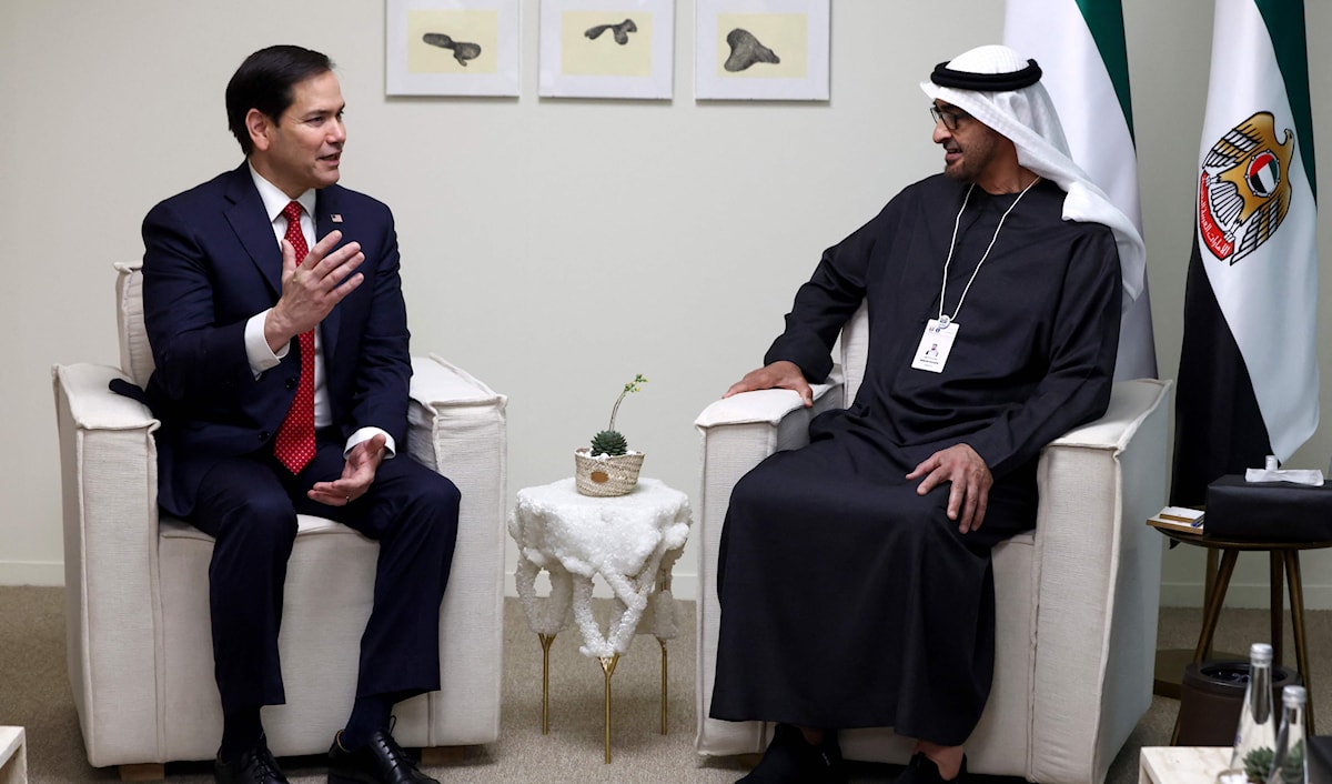 الرئيس الإماراتي محمد بن زايد ووزير الخارجية الأميركي ماركو روبيو (أ ف ب)
