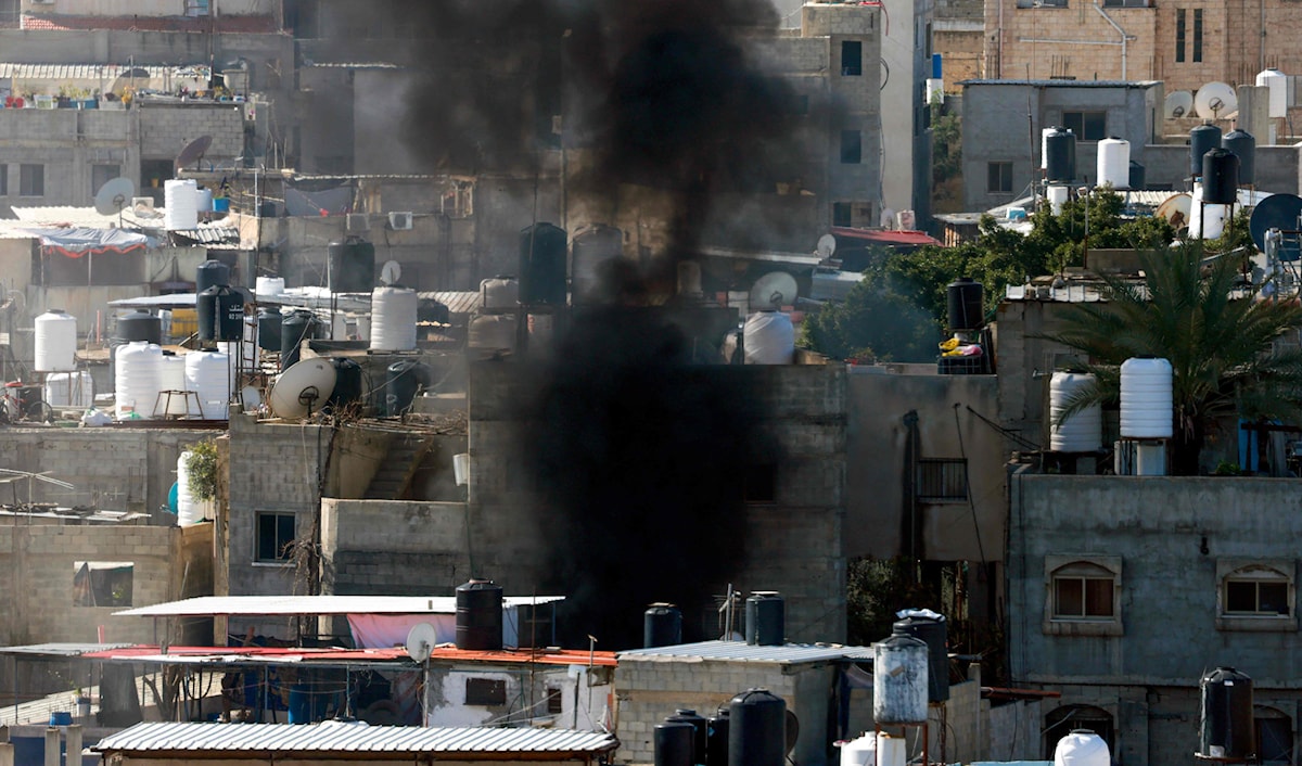 ثلاثة مواطنين استشهدوا عقب استهداف جيش الاحتلال لمنزل محاصر في مخيم الفارعة (أ ف ب)