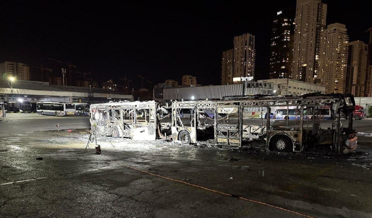 انفجار حافلات في تل أبيب (من الويب)