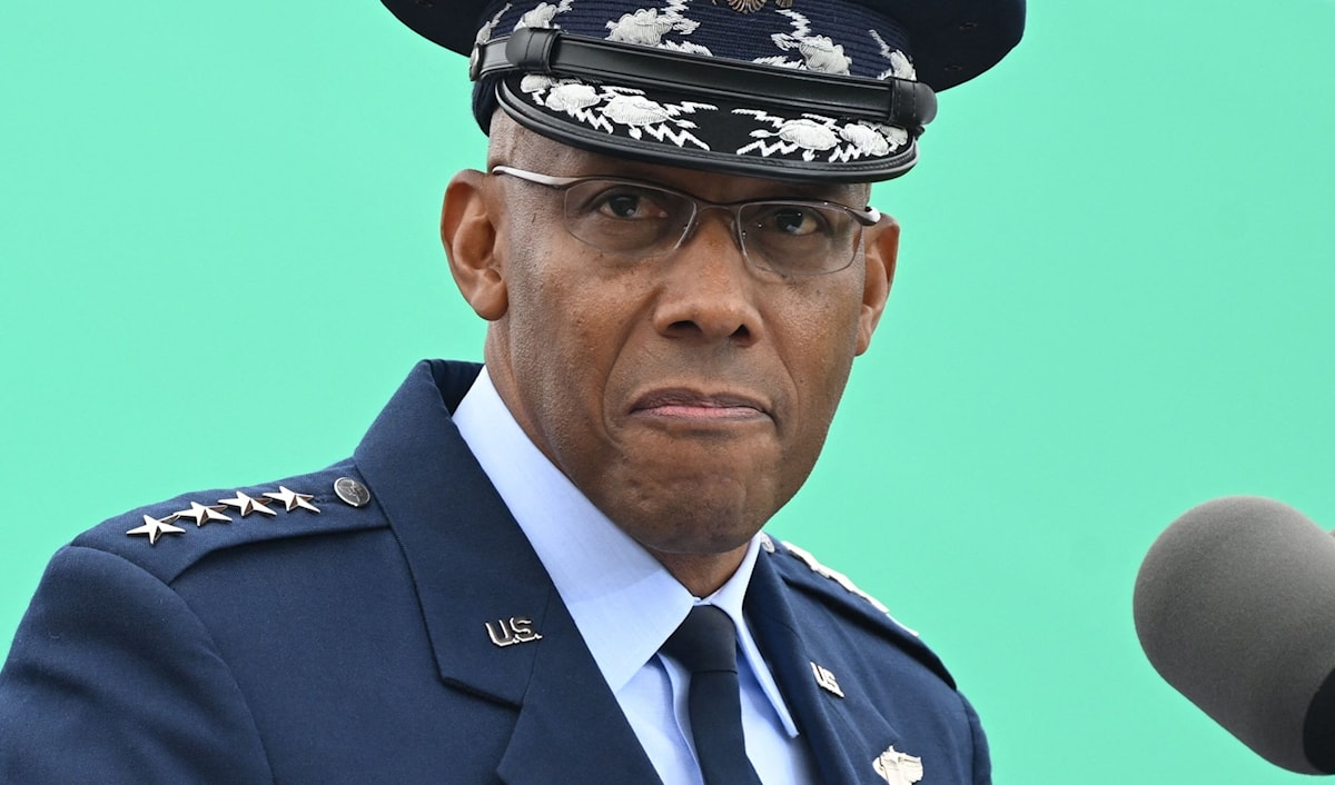 عيّن ترامب دان كين محل الجنرال براون (أ ف ب)