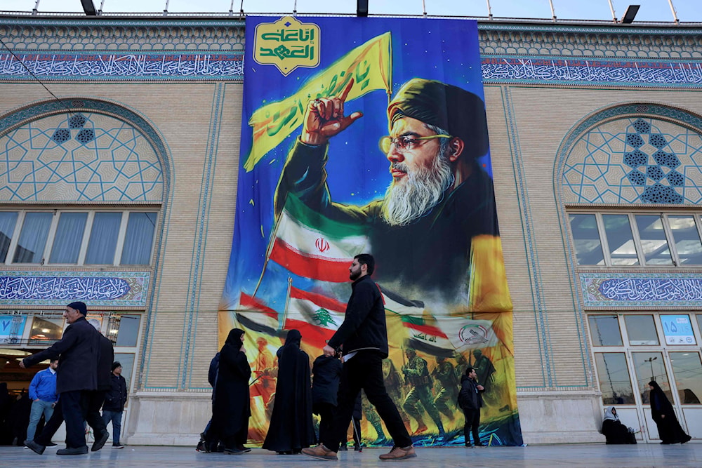 تشييع رمزي للشهيدين في طهران أمس (أ ف ب)