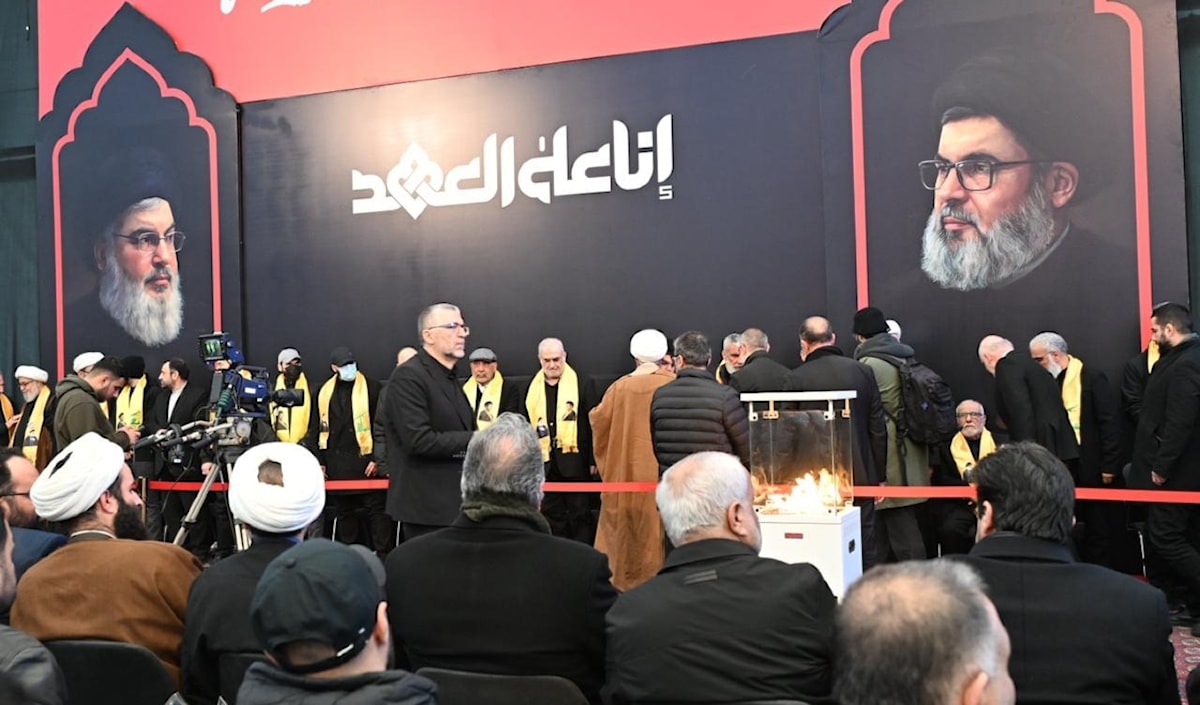يواصل حزب الله غداً تقبل التعازي بالشهيدين في محلة الجاموس بالضاحية الجنوبية (من الويب)