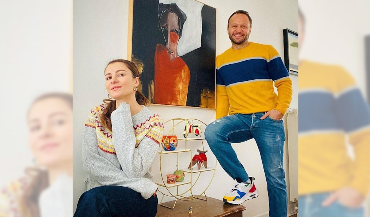 مكسيم خليل وسوسن أرشيد انتقدا مظاهر التبجيل التي تحيط بالرئيس الجديد