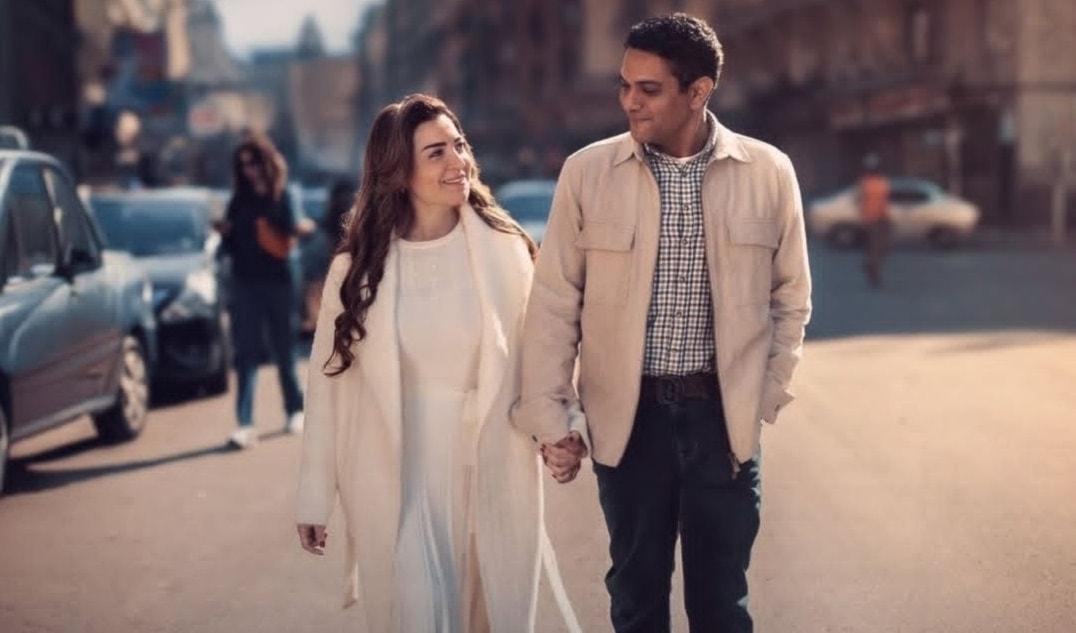 آسر ياسين ومي عز الدين في مشهد من المسلسل