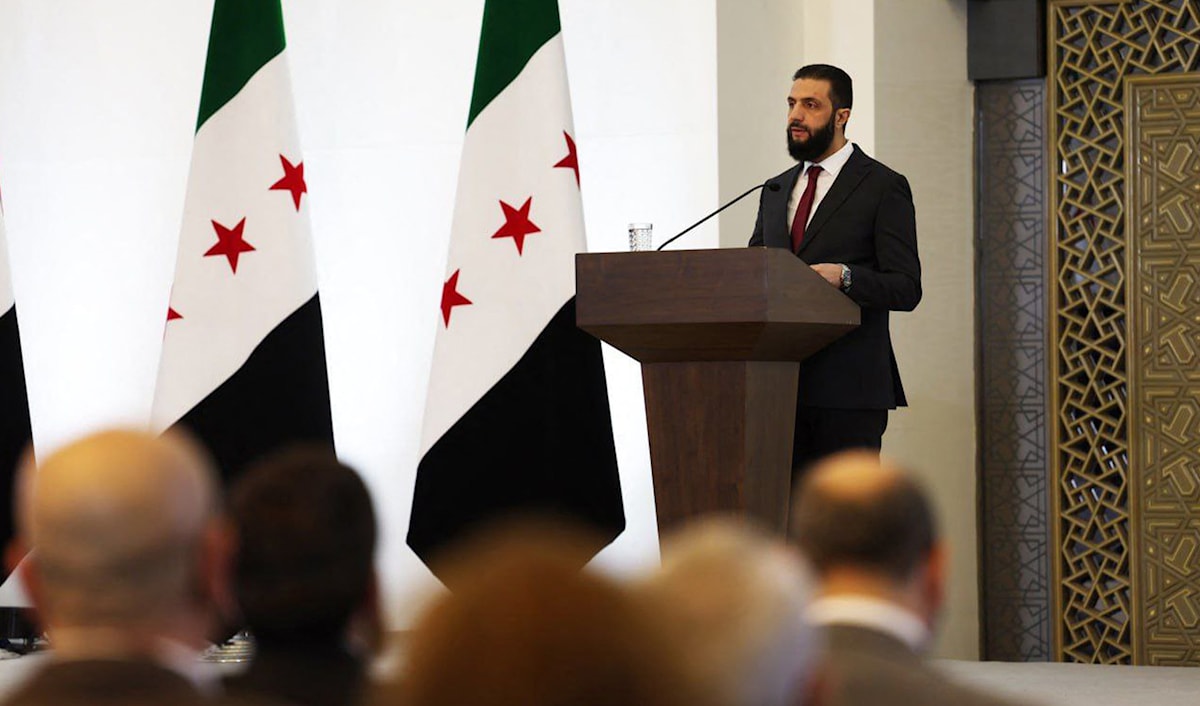الشرع يقطع جولة خارجية ويعود لاستقبال نجل إردوغان (ا ف ب)