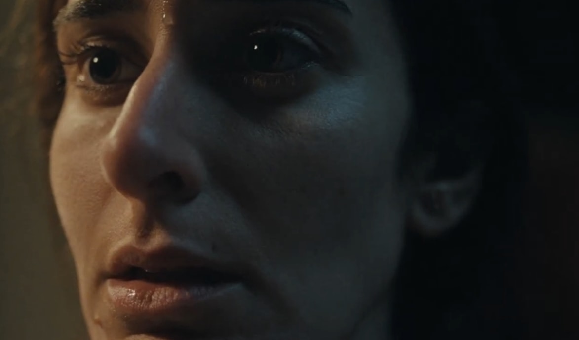 أمينة خليل في مشهد من مسلسل «لام شمسية»