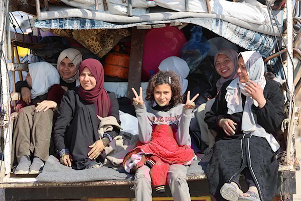 عائدون إلى الشمال أمام معركة جديدة عنوانها توفير أدنى الاحتياجات الضرورية (أ ف ب)