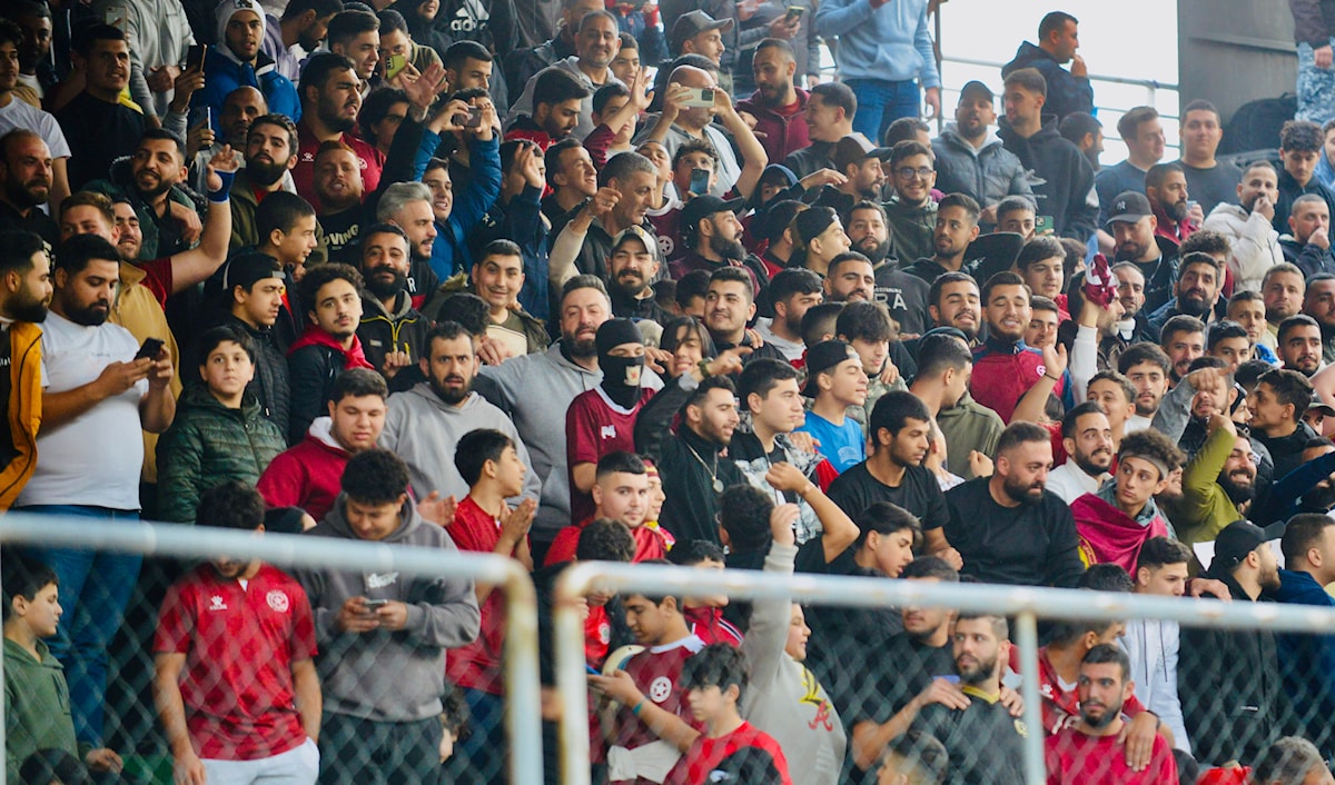 قاطع قسمٌ كبير من الجمهور النجماوي المباراة الأخيرة أمام الحكمة (طلال سلمان)