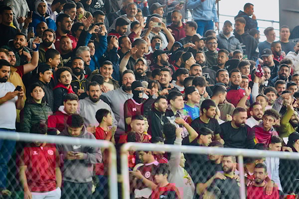 قاطع قسمٌ كبير من الجمهور النجماوي المباراة الأخيرة أمام الحكمة (طلال سلمان)