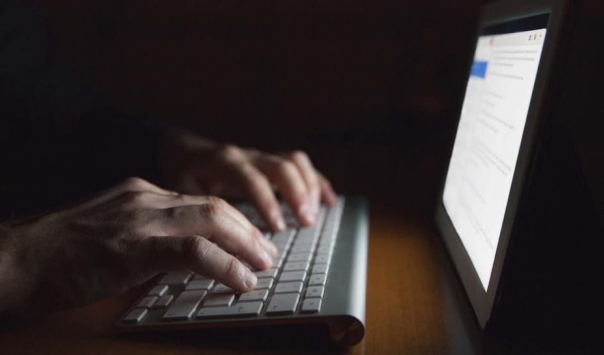 تحاول بريطانيا مكافحة الاعتداء الجنسي عبر الـ AI