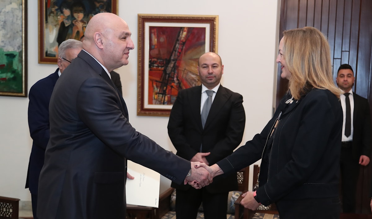 عون يتسلم أوراق اعتماد السفيرة الأميركية