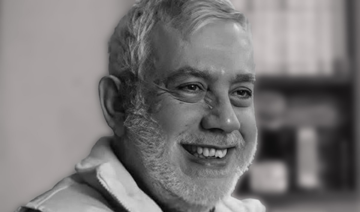 أسامة منزلجي بطل الأدب المغمور